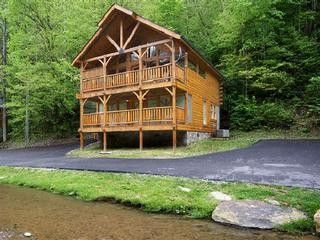 BUBBLING BROOKS is a Luxury Rental Cabin in Awesome Location between Pigeon Forge and Gatlinburg!!