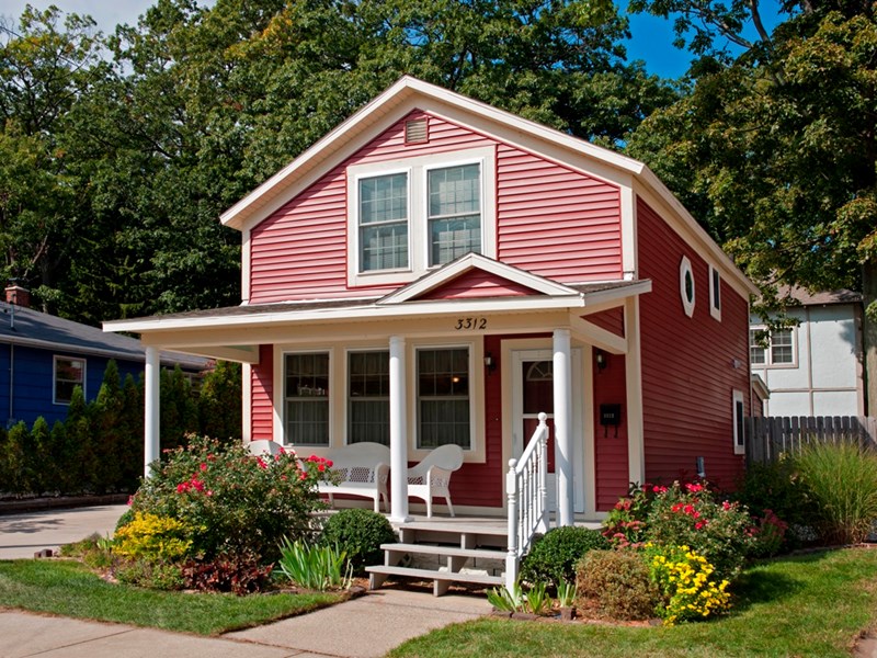 Redbird Cottage - Living area - by Pere Marquette Lake Michigan
