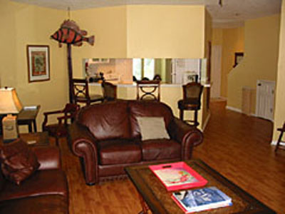 Newly Renovated- Leather Furni