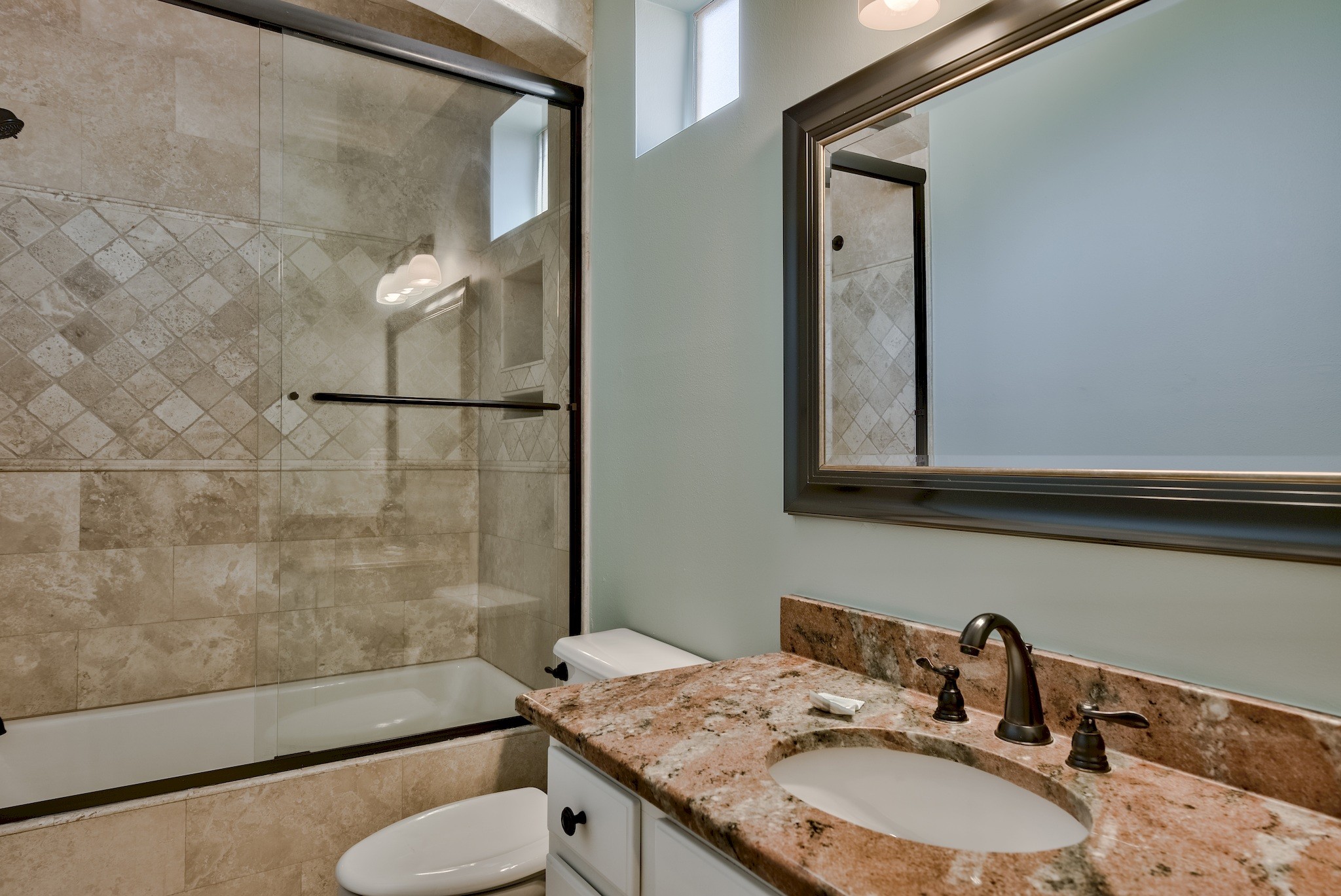 2nd Flr Bath with Custom Travertine Tub/Shower, Granite Counters 2nd Flr Bath with Custom Travertine Tub/Shower, Granite Counters