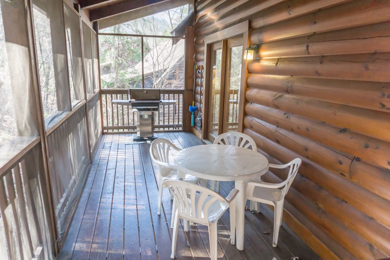 Bear Creek Lodge welcomes you to Pigeon Forge Bear Creek Lodge welcomes you to Pigeon Forge