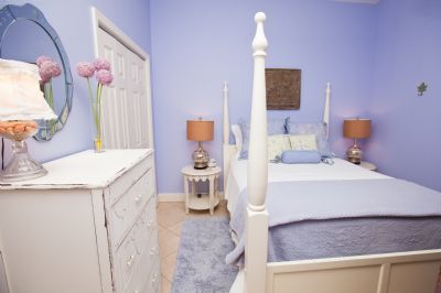 Queen bed in Second bedroom - fit for royalty!