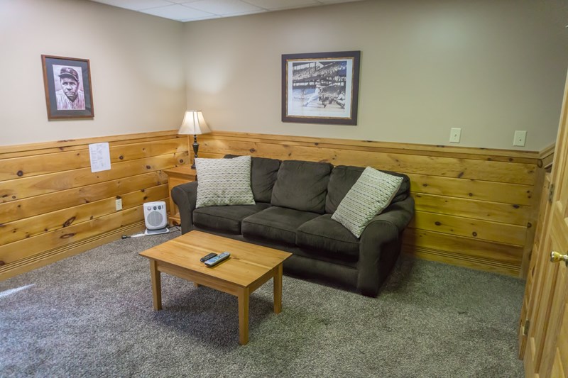 Enjoy the dinning room where you can chew and chat Enjoy the dinning room where you can chew and chat