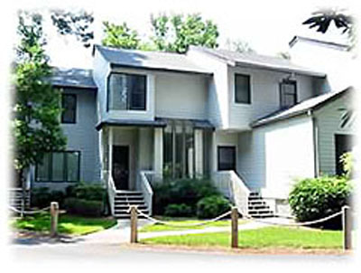 2 Story Townhouse Near Beach