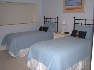 Twin Beds can be converted into King/Swing