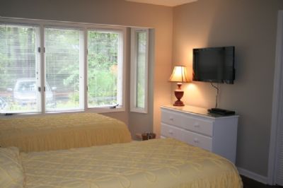 Sunny, Bright & Comfortable Carolina Room