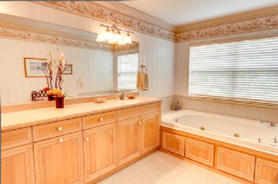 Master Bathroom with Jacuzi tub and stand up shower Master Bathroom with Jacuzi tub and stand up shower