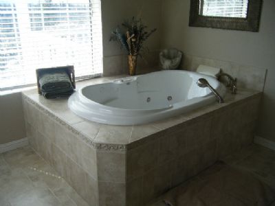 Master Suite - Spa Tub