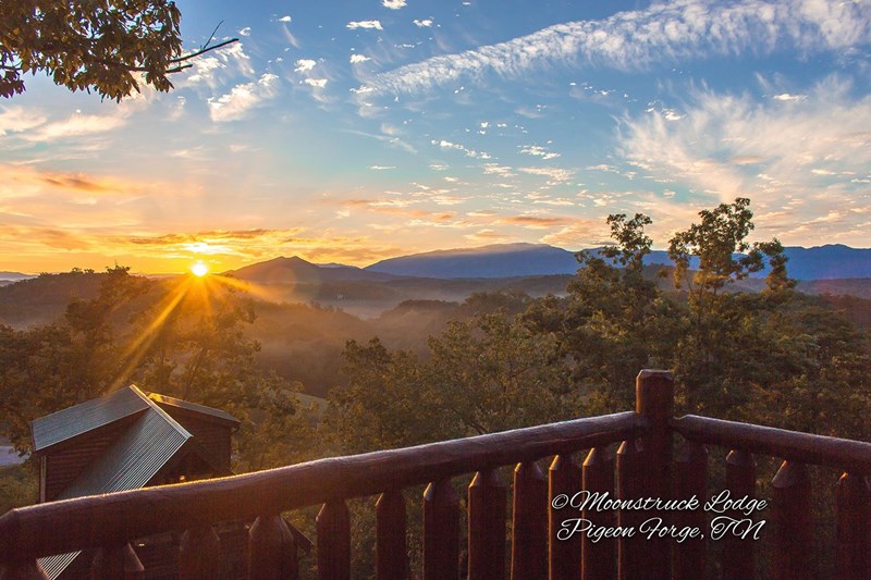 Daybreak at Moonstrucklodge!