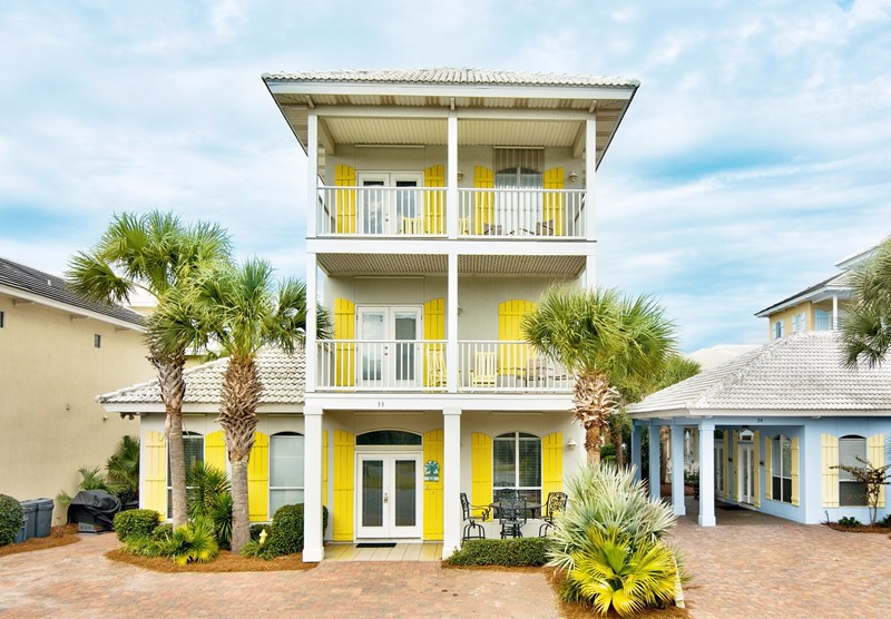 4 BR/ 3.5 BA Game Rm, Sleeps 16, 3000 sq/ft - on 1st beach street! 3 King beds!!