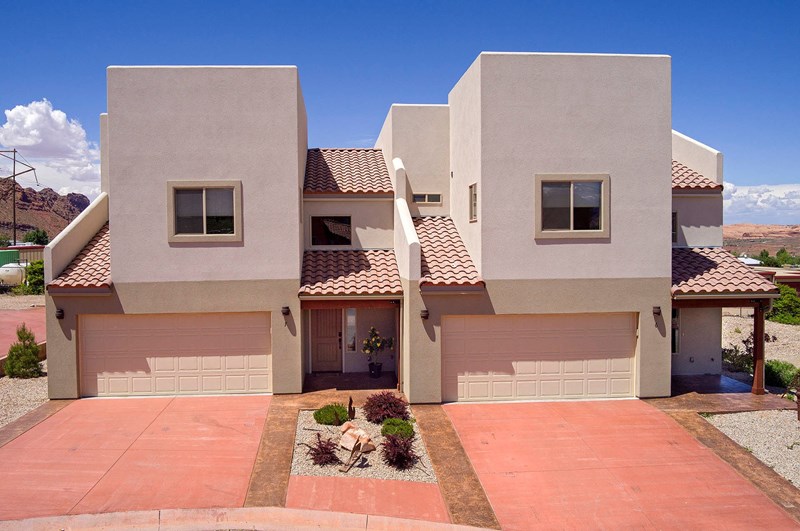 6 Desert Wind Drive (Right Side)