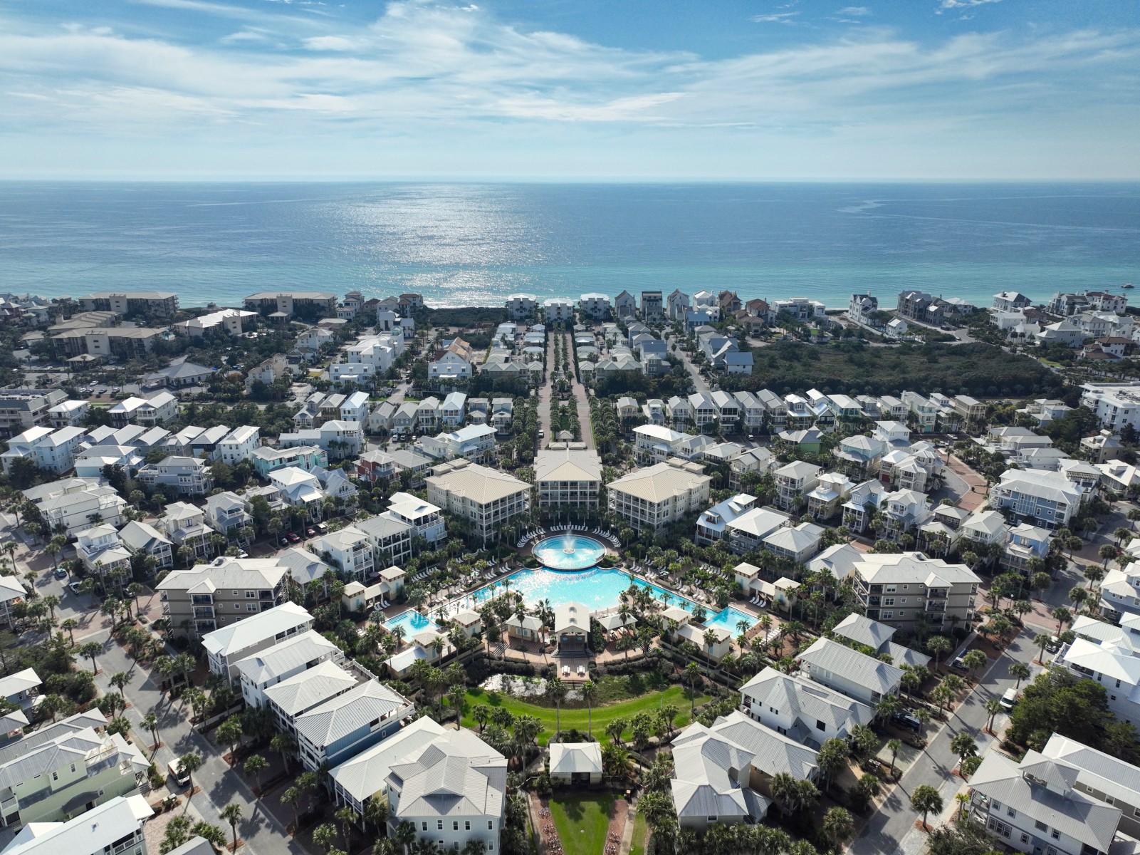 [Community Pool] Seacrest 12 K Sq. Ft pool is available for use for all guests. Bonus: Snack Bar!