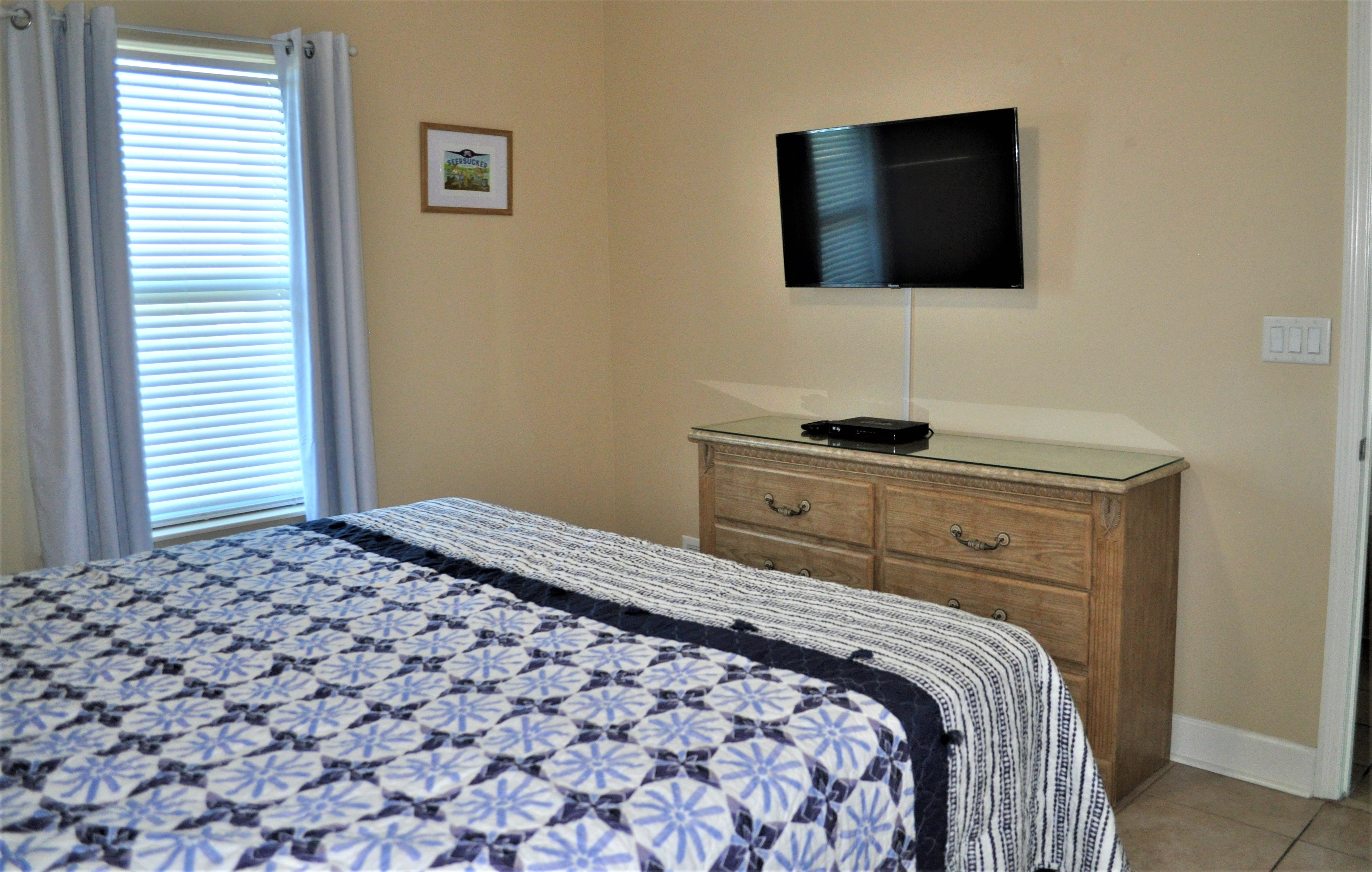2nd King Bedroom with 40in Smart TV