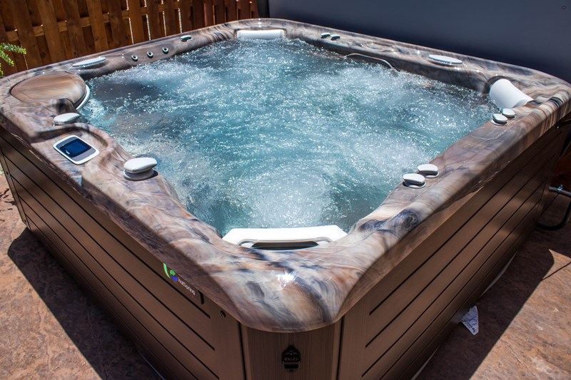 Grandee 7 Seat Hot Tub!