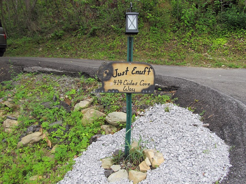 Sign at entrance to driveway