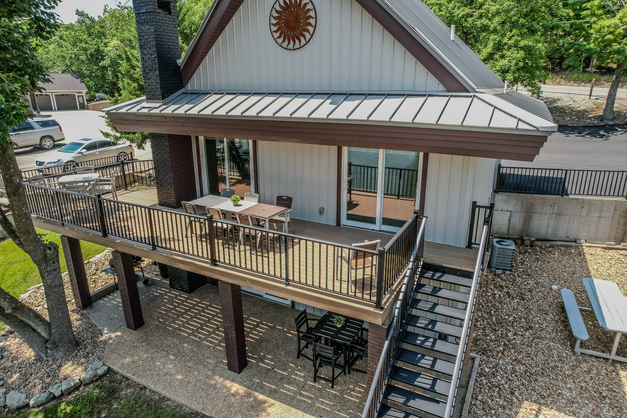 Discover Your Perfect Lakeside Getaway Welcome to your dream lakeside retreat! Nestled on the serene shores of Lake Ozark,