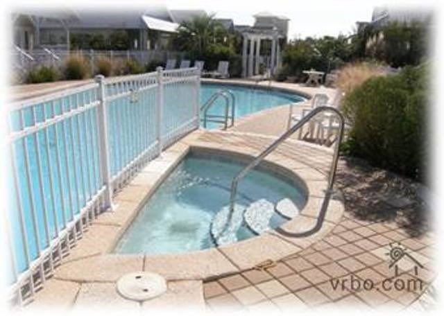 Large community pool and hot tub