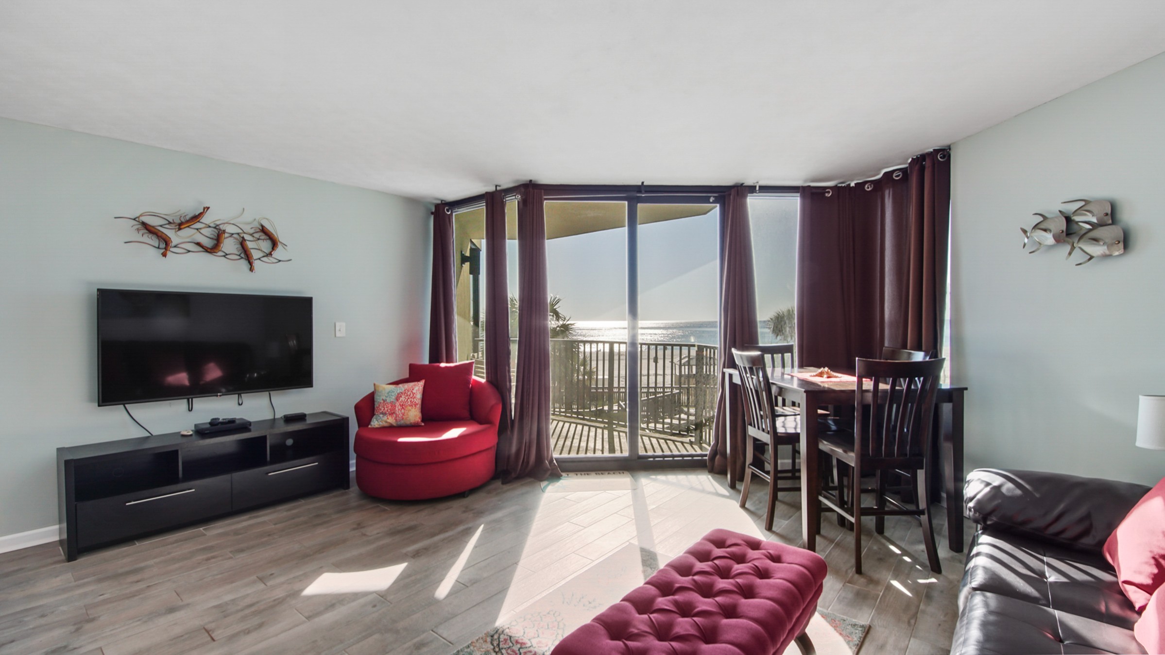 Gorgeous beachfront views!